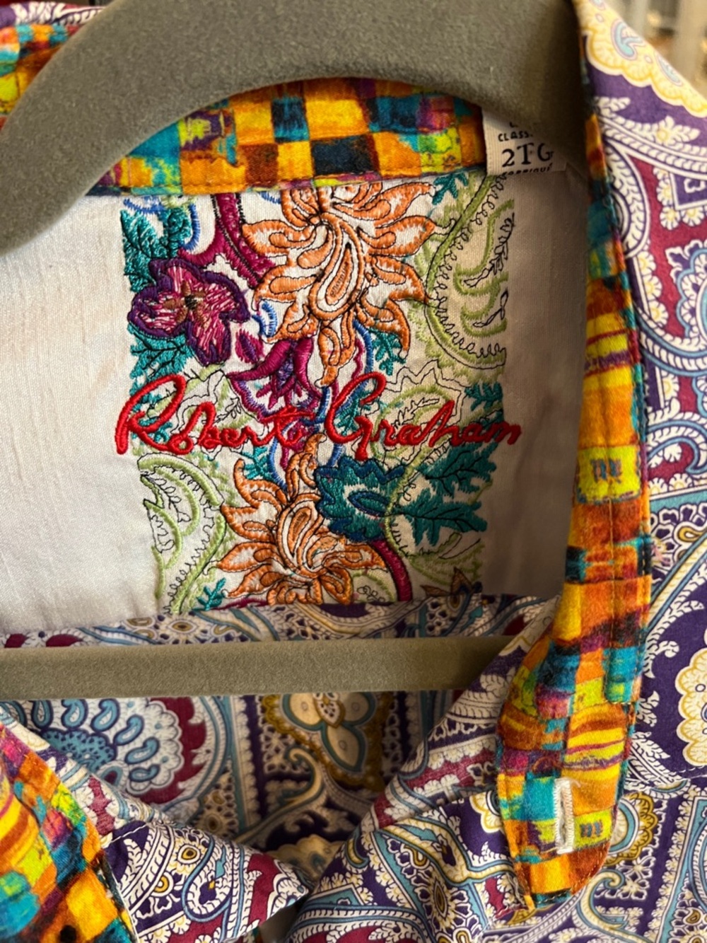 Robert Graham Multicolor Paisley Button-Down Shirt with Blue and Red Accents - Picture 2 of 8
